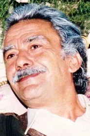 موستافا أداواني