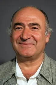 علي إين