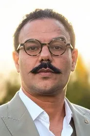محمود إيسايدي