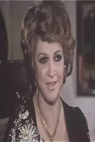 نادية عزت