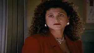 مسلسل Picket Fences الموسم ٤ الحلقة ٨