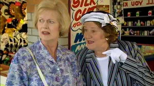 مسلسل Keeping Up Appearances الموسم ٥ الحلقة ١