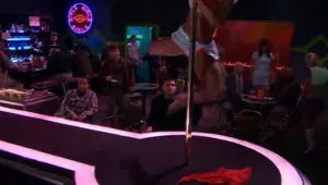 مسلسل Still Standing الموسم ٤ الحلقة ١٥