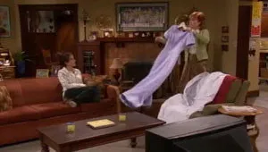 مسلسل Still Standing الموسم ٤ الحلقة ١٩