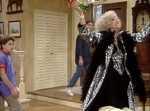 مسلسل Charles in Charge الموسم ٤ الحلقة ٢٣