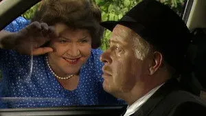 مسلسل Keeping Up Appearances الموسم ٣ الحلقة ١
